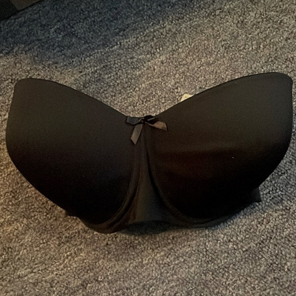 New with tags! Black strapless Va Bien bra sz 32 F from Susan J
